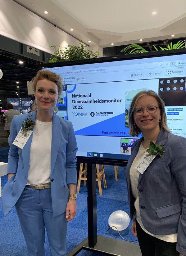 Presentatie-monitor-EventSummit-Marie-Louise-(links)-Savielle-(rechts).jpg